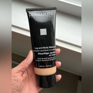 Dermablend Leg and Body Makeup Foundation in Light Sand   - used once